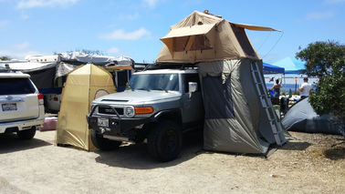 4x4車の屋根の上のテントのキャンプ車の屋根のテント