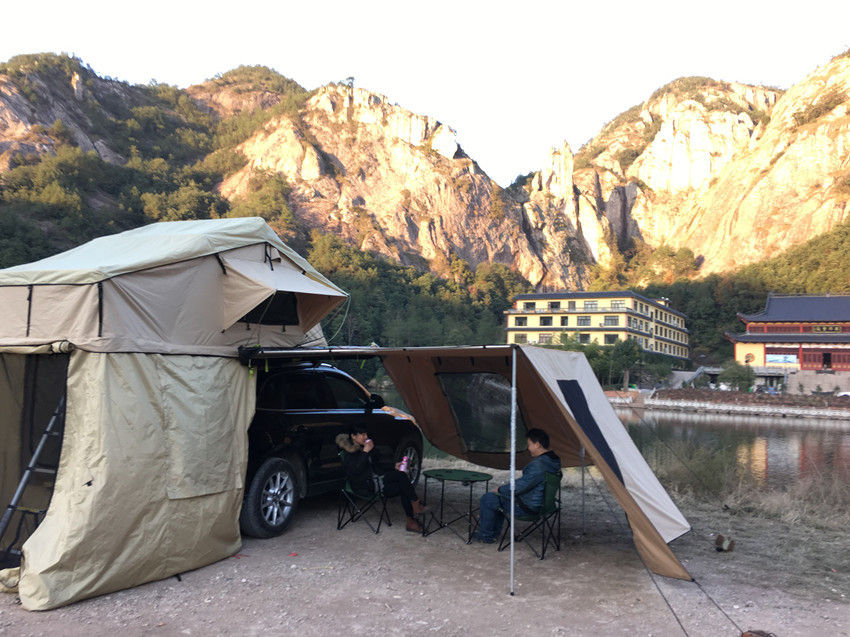 柔らかい延長4x4屋根の上のテント、車のための60KG探険のテント