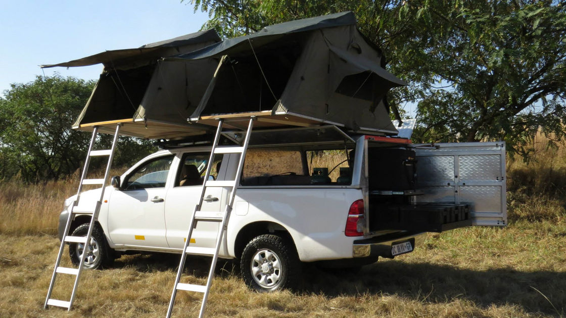 反紫外線4x4キャンプ テントによって、屋上は2.3mの梯子が付いているキャンピングカーのテントが現れます