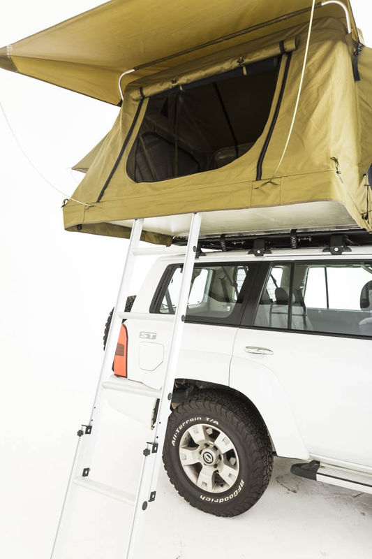二重層車の上のテント、トラックはジープ・ラングラーのルーフ ラックのテントを分けます