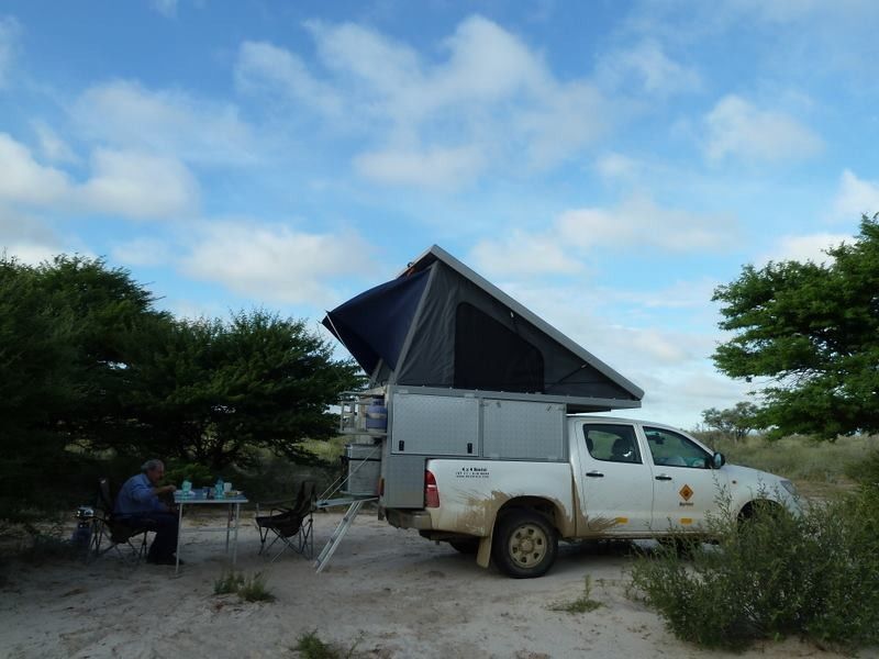 ガラス繊維の堅い貝の屋根の上のテントの紫外線保護210x145x95cmはサイズを開きます