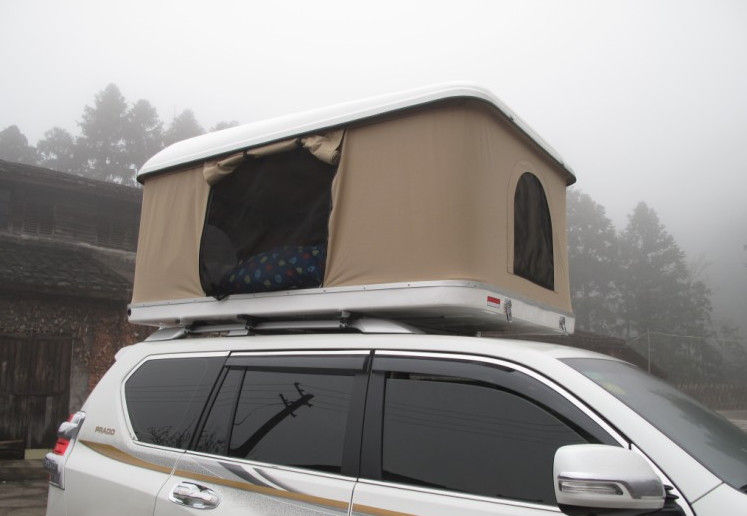 高性能のキャンプをハイキングする旅行のための堅い貝の屋根の上のテント