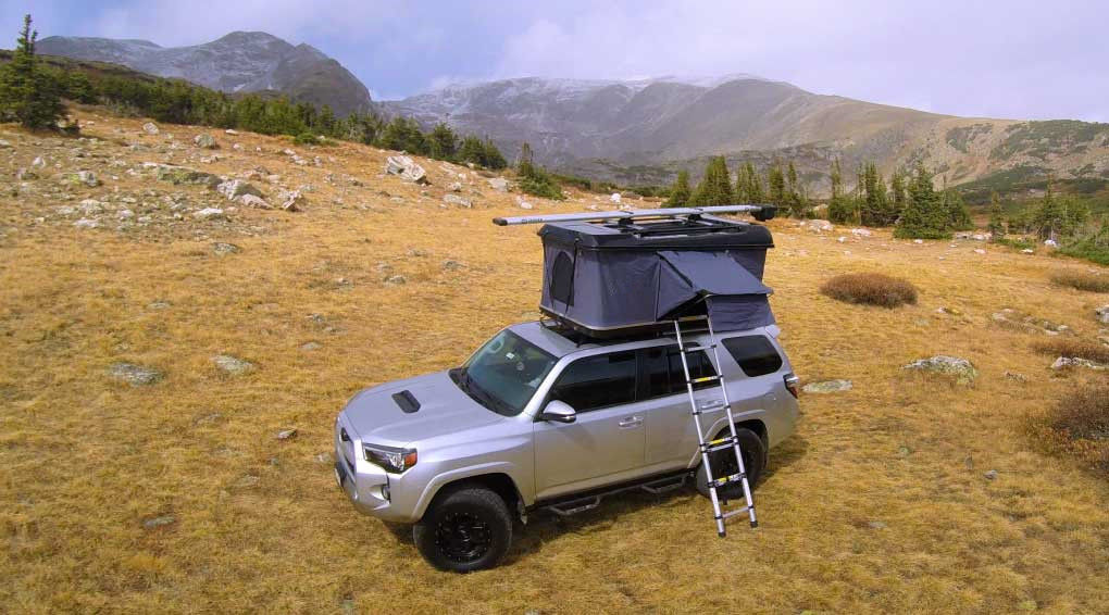 ABS 2つの人のキャンプの部品の破裂音のための堅いふたの屋根の上のテントの自動車付属品