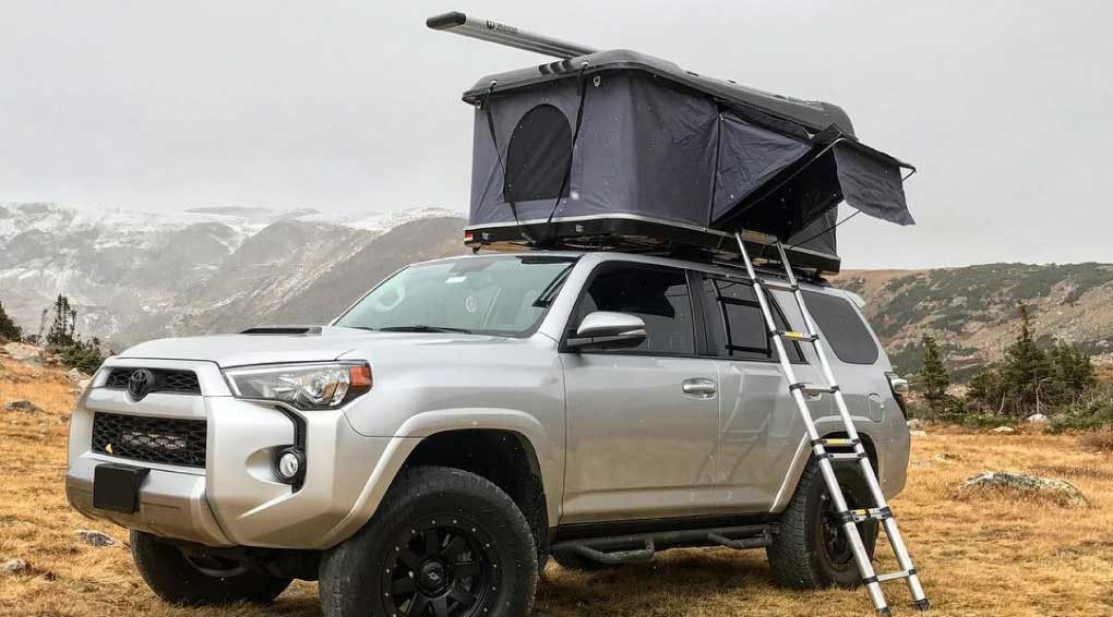 ABS 2つの人のキャンプの部品の破裂音のための堅いふたの屋根の上のテントの自動車付属品